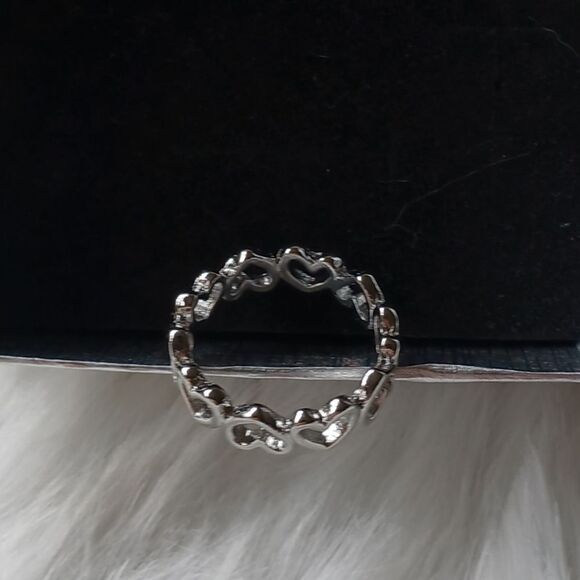 Sterling Silver Intertwined Hearts Band Ring - Size 7 & 8 - Picture 10 of 12